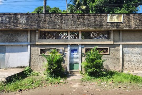 Fachada de casa para alugar com 2 quartos, 400m² em Tribobó, São Gonçalo
