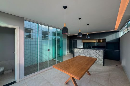 Apartamento à venda com 3 quartos, 245m² em Estrela Dalva, Belo Horizonte