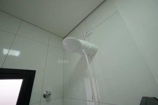 Banheiro de kitnet/studio para alugar com 1 quarto, 18m² em Vila Mariana, São Paulo