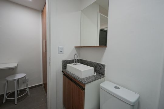 Banheiro de kitnet/studio para alugar com 1 quarto, 34m² em Vila Mariana, São Paulo