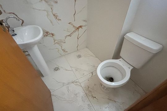 Banheiro da Suíte de apartamento à venda com 2 quartos, 57m² em Vila Humaita, Santo André