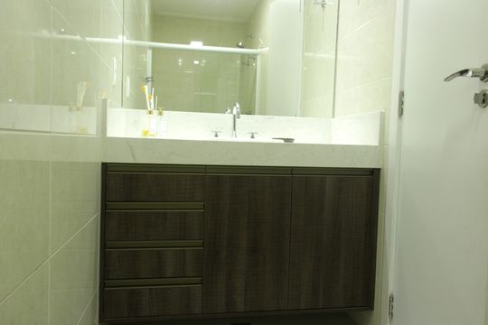 Banheiro da Suíte de apartamento para alugar com 1 quarto, 106m² em Aparecida, Santos