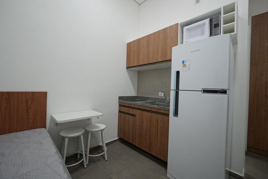 Cozinha de kitnet/studio para alugar com 1 quarto, 18m² em Vila Mariana, São Paulo