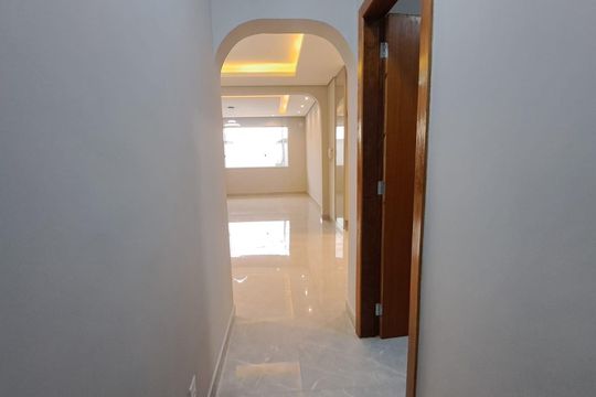Corredor de casa à venda com 4 quartos, 197m² em Santa Amelia, Belo Horizonte