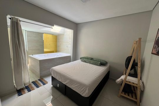 Quarto de casa à venda com 3 quartos, 210m² em Jardim Riacho das Pedras, Contagem
