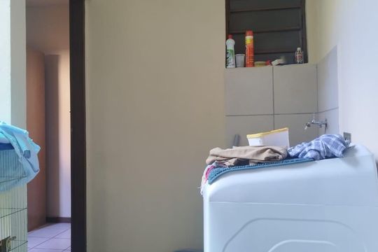 Área de serviço de casa para alugar com 3 quartos, 68m² em Jacareí, Jacareí
