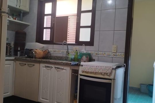 Cozinha de casa para alugar com 3 quartos, 68m² em Jacareí, Jacareí