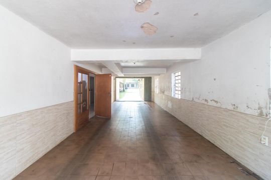 Garagem de casa para alugar com 4 quartos, 366m² em Teresópolis, Porto Alegre