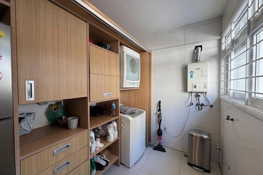 Cozinha de casa à venda com 4 quartos, 291m² em Chácara das Pedras, Porto Alegre