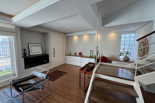 Casa à venda com 4 quartos, 291m² em Chácara das Pedras, Porto Alegre