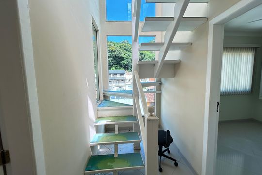 Área comum de casa à venda com 4 quartos, 390m² em Vila Valqueire, Rio de Janeiro