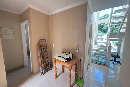 Área comum de casa à venda com 4 quartos, 390m² em Vila Valqueire, Rio de Janeiro