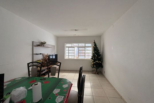 Casa à venda com 4 quartos, 189m² em Moinho Velho, São Paulo