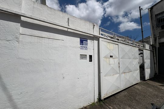 Fachada de casa à venda com 4 quartos, 189m² em Moinho Velho, São Paulo