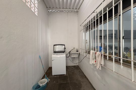 Área de Serviço de casa à venda com 4 quartos, 189m² em Moinho Velho, São Paulo