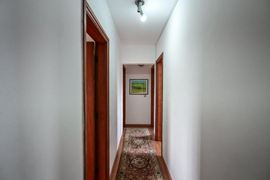 Corredor de apartamento à venda com 4 quartos, 170m² em Vila Morse, São Paulo