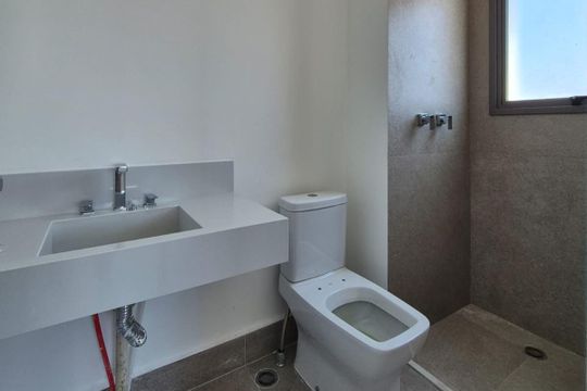 Banheiro de apartamento à venda com 3 quartos, 144m² em Brooklin, São Paulo