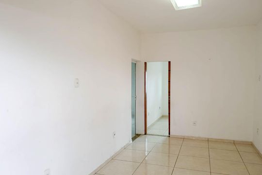 Sala de casa para alugar com 2 quartos, 70m² em Campo Grande, Rio de Janeiro