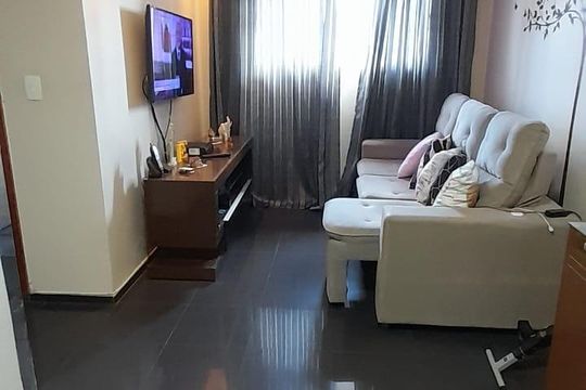 Apartamento à venda com 2 quartos, 60m² em Vila Carmosina, São Paulo
