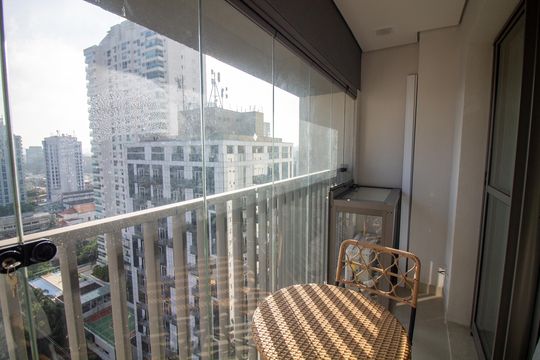 Varanda de kitnet/studio à venda com 1 quarto, 25m² em Santo Amaro, São Paulo