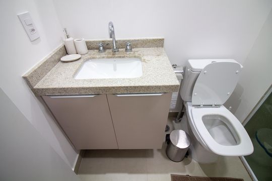 Banheiro de kitnet/studio à venda com 1 quarto, 25m² em Santo Amaro, São Paulo