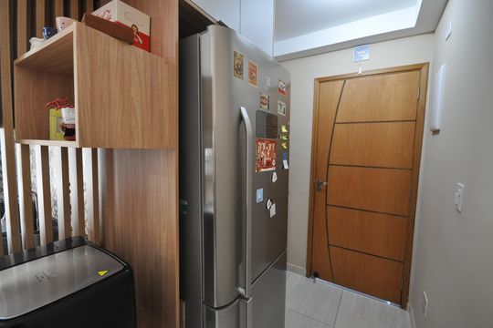 Hall de entrada de apartamento à venda com 2 quartos, 51m² em Vila Irmaos Arnoni, São Paulo