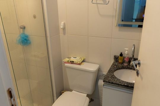 Banheiro de apartamento à venda com 2 quartos, 74m² em Jaguaribe, Osasco