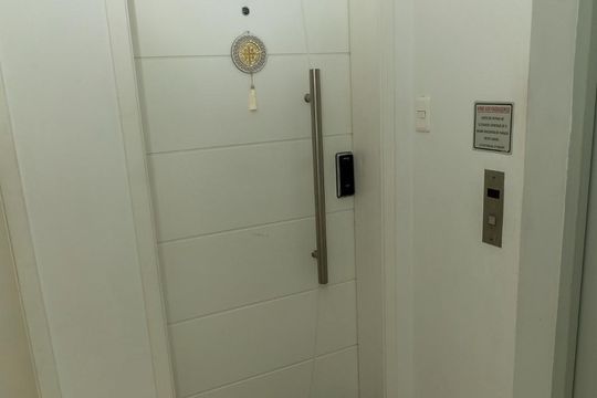 Entrada de apartamento à venda com 2 quartos, 74m² em Jaguaribe, Osasco