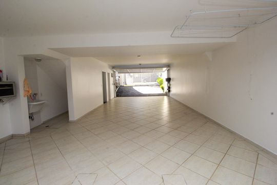 Garagem de casa à venda com 3 quartos, 240m² em Jardim, Santo André