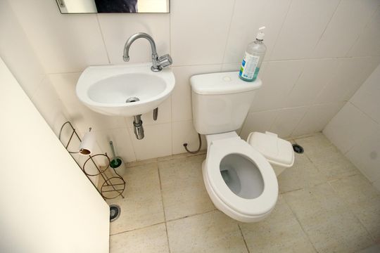 Banheiro da Garagem de casa à venda com 3 quartos, 240m² em Jardim, Santo André