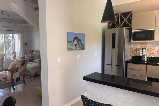 Cozinha de casa para alugar com 3 quartos, 155m² em Chapéu Do Sol, Porto Alegre