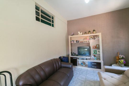 Casa para alugar com 5 quartos, 300m² em Minas Caixa, Belo Horizonte