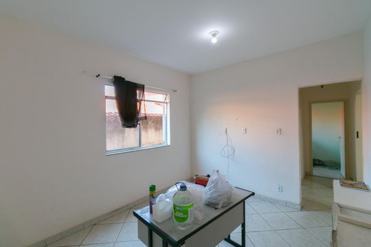 Casa para alugar com 5 quartos, 300m² em Minas Caixa, Belo Horizonte