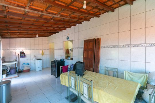 Casa para alugar com 5 quartos, 300m² em Minas Caixa, Belo Horizonte