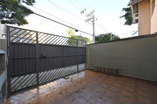Garagem de casa à venda com 3 quartos, 130m² em Vila Clementino, São Paulo