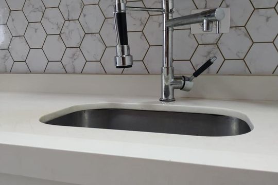 Cozinha de apartamento à venda com 2 quartos, 64m² em Vila Castelo, São Paulo