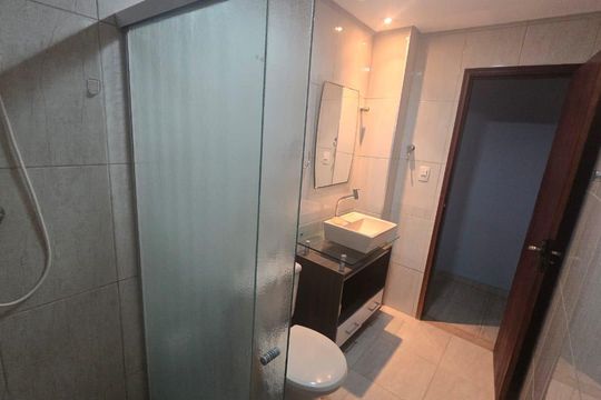 Banheiro de apartamento à venda com 2 quartos, 72m² em Osvaldo Cruz, São Caetano do Sul