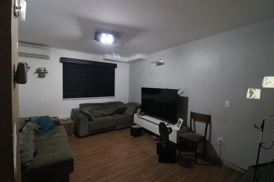 Sala de casa de condomínio à venda com 3 quartos, 90m² em Tauá, Rio de Janeiro