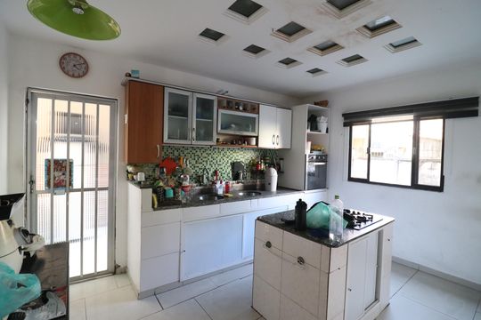 Cozinha de casa de condomínio à venda com 3 quartos, 90m² em Tauá, Rio de Janeiro