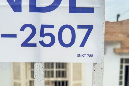 Fachada de casa à venda com 3 quartos, 156m² em Vila das Belezas, São Paulo