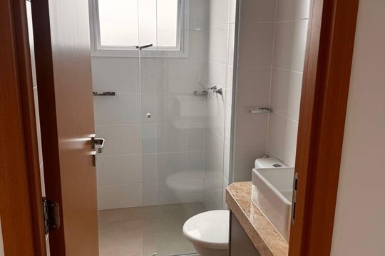 Banheiro de apartamento para alugar com 1 quarto, 55m² em Vila Branca, Jacareí