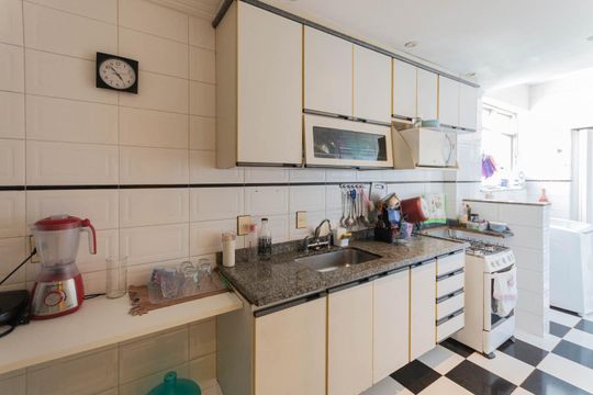 Cozinha de apartamento à venda com 2 quartos, 85m² em Grajaú, Rio de Janeiro