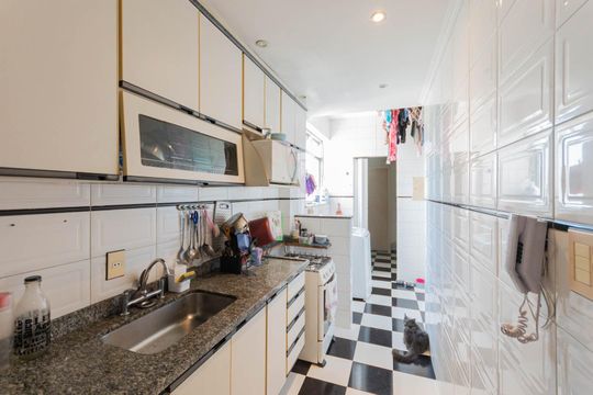 Cozinha de apartamento à venda com 2 quartos, 85m² em Grajaú, Rio de Janeiro