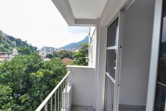 Sala de apartamento à venda com 2 quartos, 75m² em Tijuca, Rio de Janeiro
