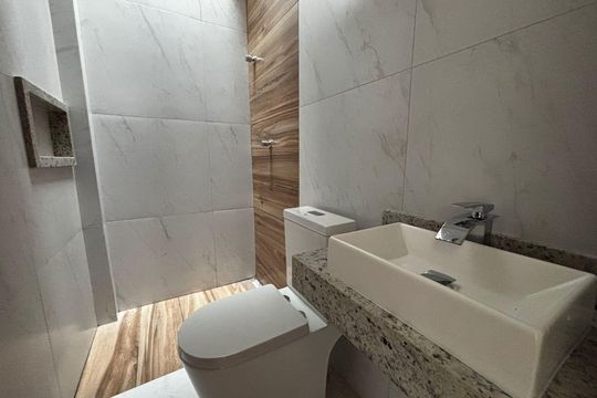 Banheiro de casa à venda com 3 quartos, 160m² em Cidade Patriarca, São Paulo