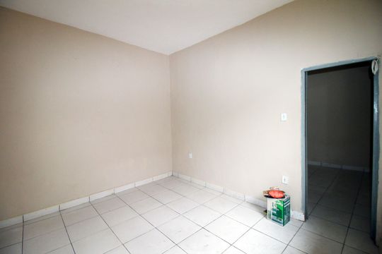 Sala de casa para alugar com 1 quarto, 58m² em Ramos, Rio de Janeiro
