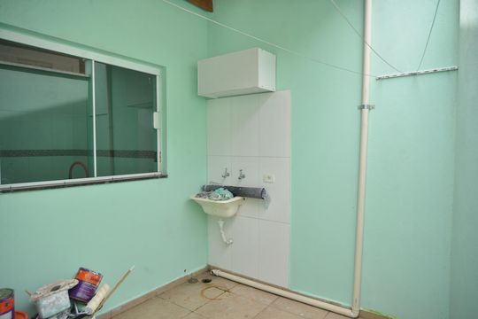 Área de Serviço de casa para alugar com 3 quartos, 130m² em Vila Eldizia, Santo André