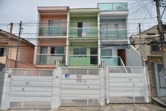 Fachada do Prédio de casa para alugar com 3 quartos, 130m² em Vila Eldizia, Santo André
