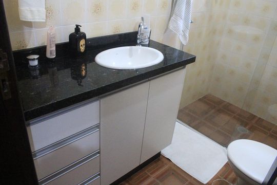 Banheiro 1 de casa à venda com 4 quartos, 170m² em Vila Palmares, São Caetano do Sul