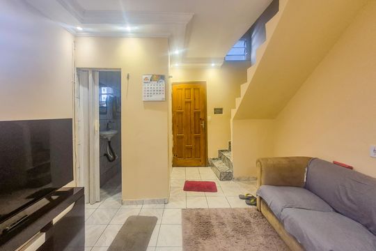 Sala de casa à venda com 2 quartos, 100m² em Vila Dalva, São Paulo
